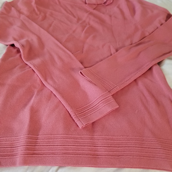 Beautiful knit top - Picture 5 of 7